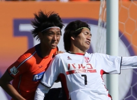 R32X2076-11.jpg