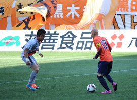 R32X0693-11.jpg