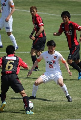 R32X1422-11.jpg