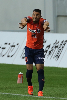 R32X6884-11.jpg
